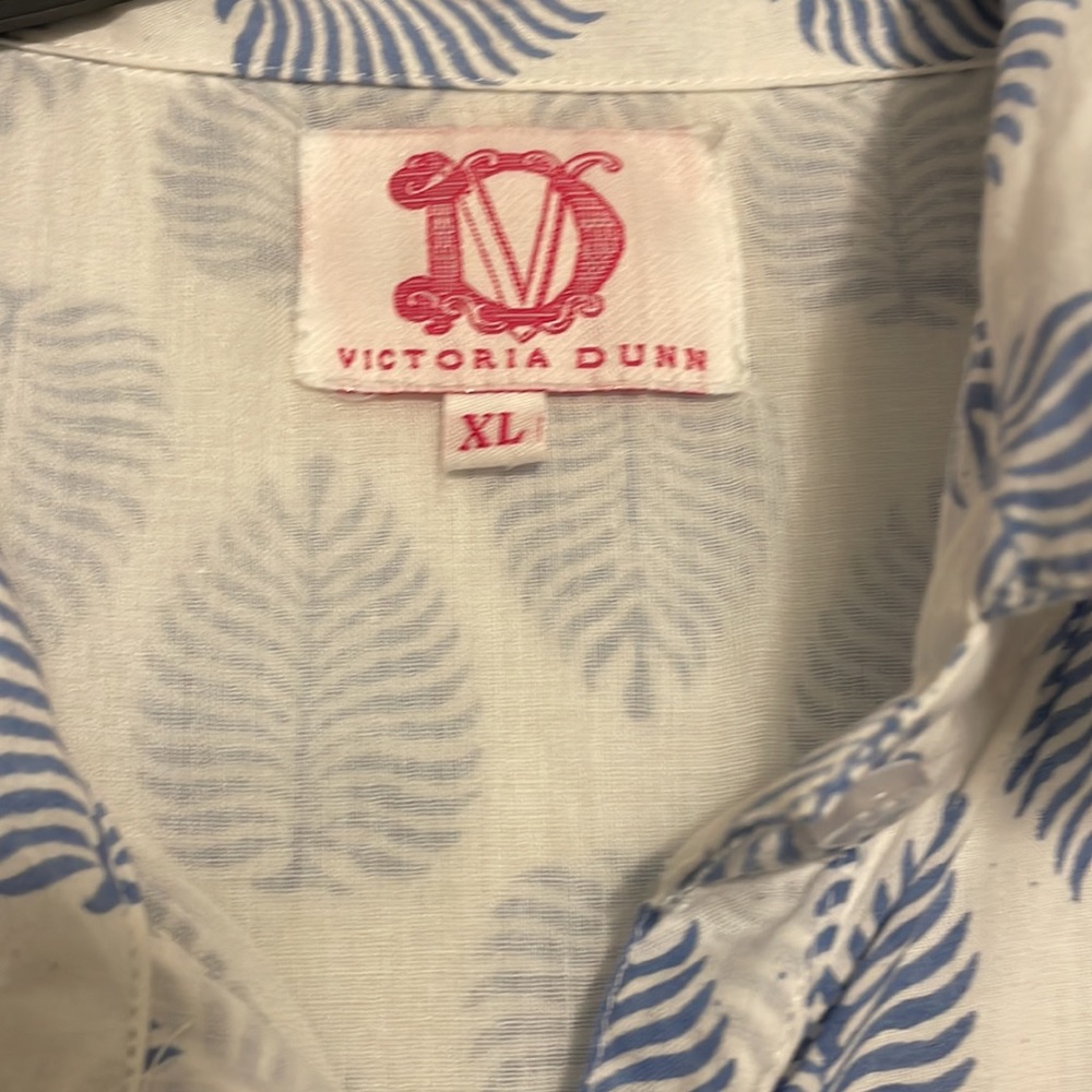Victoria Dunn - Picture 2 of 3